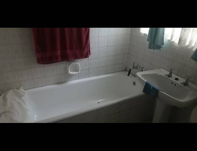 3 BEDROOM HOUSE SOLD IN LA HOFF